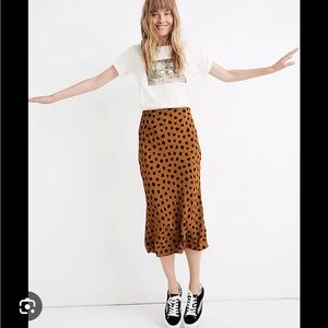 Madewell - midi slip skirt in painted dots. Size 8
